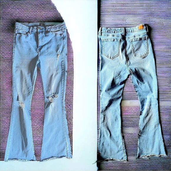 Simple Society l Juniors 11 l Flare Leg Jeans l Medium Wash l Raw Hem l EUC - Picture 13 of 13